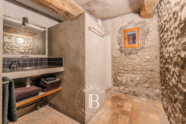 Digne-les-Bains, Propriété 3 Chambres -  340 m² à vendre