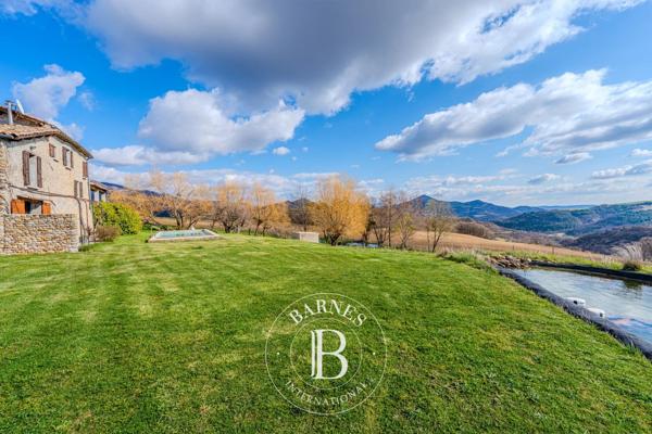 Digne-les-Bains, Propriété 3 Chambres -  340 m² à vendre