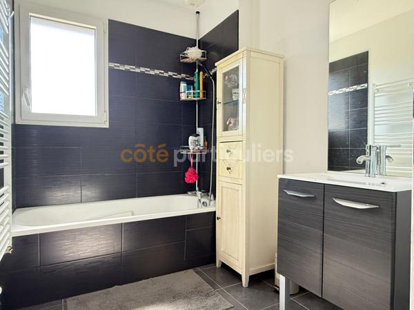 Vente
                Maison115 m² - 7 Pièces -
                    FORCE (53260)