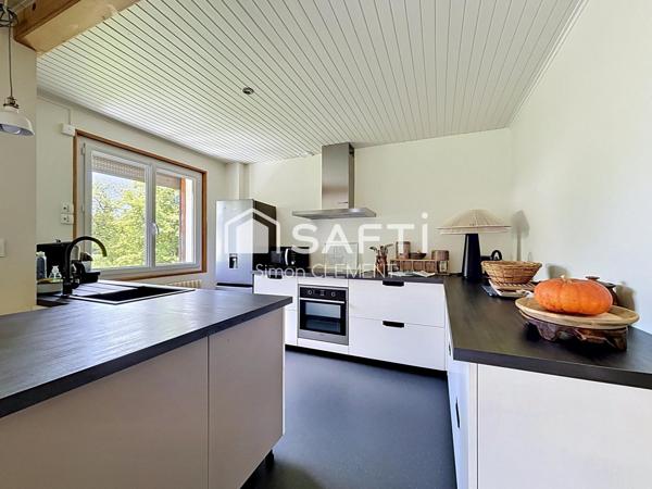 Maison individuelle, beau terrain