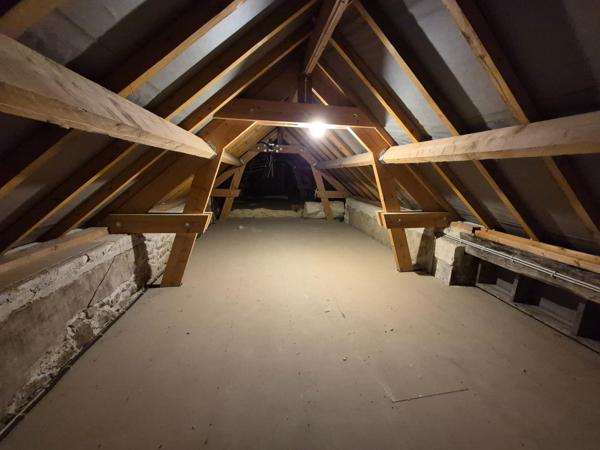 MAISON 3ch +Grenier +Cour +Atelier +Jardin +Garage