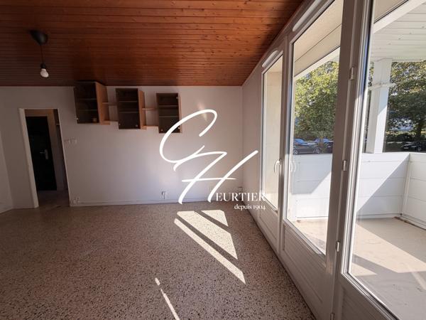 ST MARTIN D'HERES - APPARTEMENT T4 - BALCON