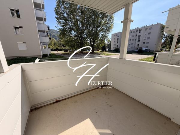 ST MARTIN D'HERES - APPARTEMENT T4 - BALCON