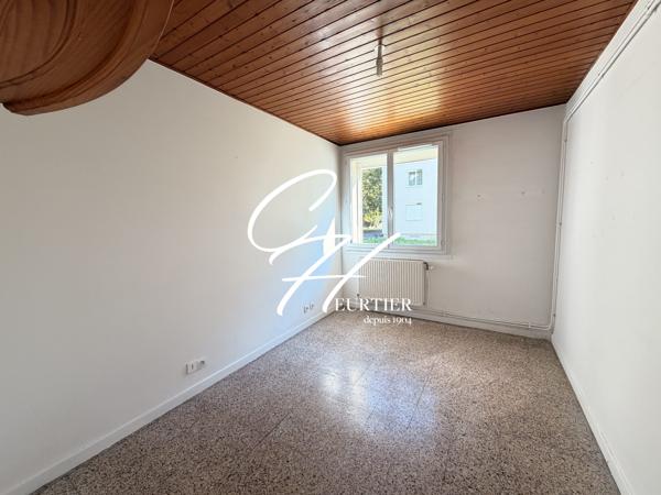 ST MARTIN D'HERES - APPARTEMENT T4 - BALCON
