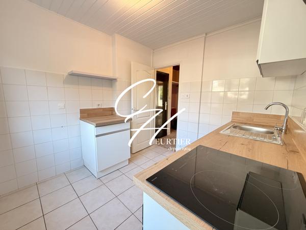 ST MARTIN D'HERES - APPARTEMENT T4 - BALCON