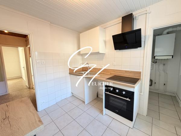 ST MARTIN D'HERES - APPARTEMENT T4 - BALCON
