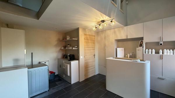 Maison individuelle de caractère avec dépendance indépendante, garage et 4 stationnements