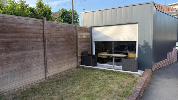 Maison individuelle de caractère avec dépendance indépendante, garage et 4 stationnements