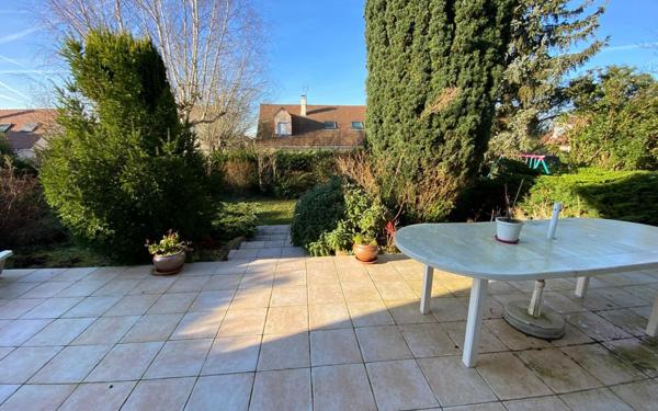 Maison à vendre    5 pièces • 138 m2 Mandres-les-Roses