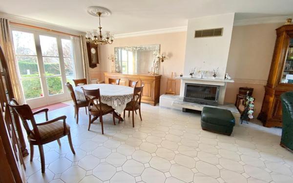 Maison à vendre    5 pièces • 138 m2 Mandres-les-Roses