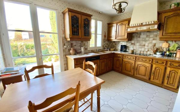 Maison à vendre    5 pièces • 138 m2 Mandres-les-Roses