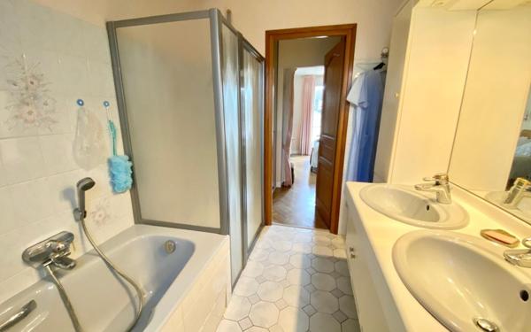 Maison à vendre    5 pièces • 138 m2 Mandres-les-Roses