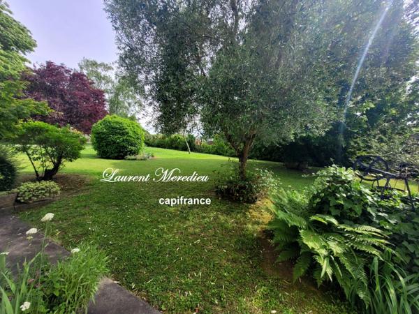 SAINT ANDRE DE CUBZAC propriété de 240 m² - Terrain de 2750 m²