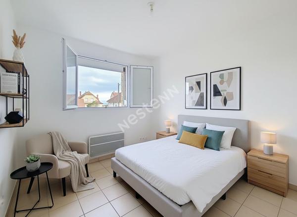 Duplex trois chambres à cinquante mètres de la plage