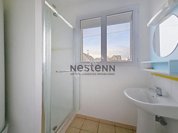 Duplex trois chambres à cinquante mètres de la plage