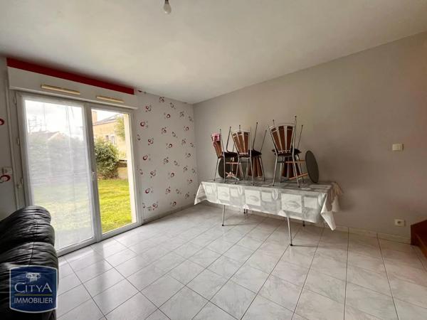 Appartement à louer 2 pièces 43.86m² Laval (53000)