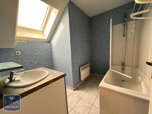 Appartement à louer 2 pièces 43.86m² Laval (53000)