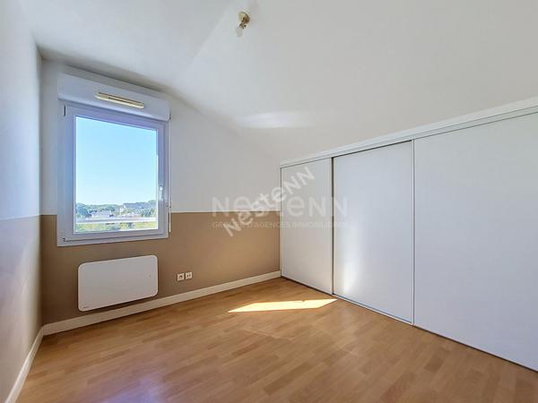 ORVAULT Place du Bout des Pavés : Exclusivité !  A vendre  T2 lumineux au dernier étage avec balcon et garage.