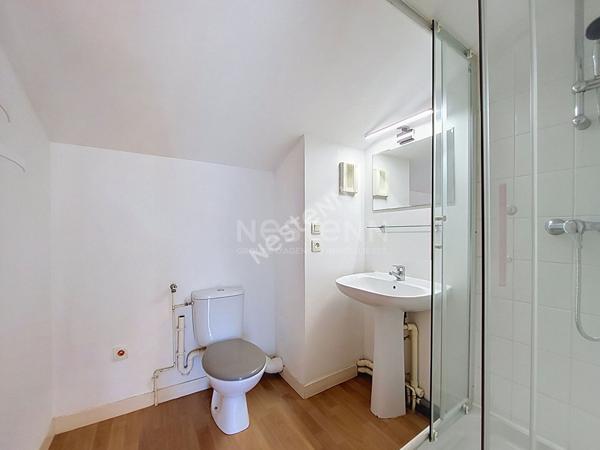 ORVAULT Place du Bout des Pavés : Exclusivité !  A vendre  T2 lumineux au dernier étage avec balcon et garage.