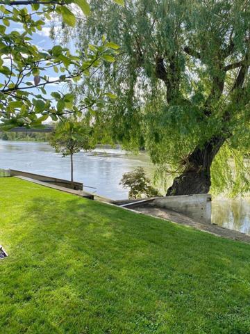 En bord de marne dans un cadre idylique JARDIN ET GARAGE
