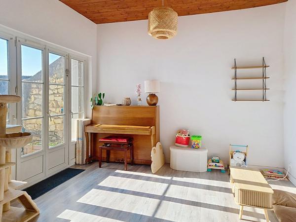 Maison ancienne de 6 pièces à vendre à Beaufort en Anjou
