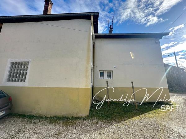 Immeuble de rapport avec 3 logements loués – Centre de Mouchard