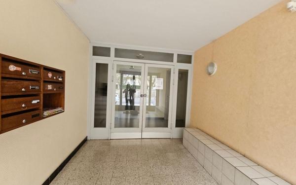 Appartement à vendre    3 pièces • 63,91 m2 Saint-Étienne