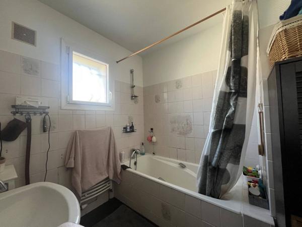 Un immeuble aux multiples possibilités, idéal pour investir, développer une activité ou créer plusieurs logements.