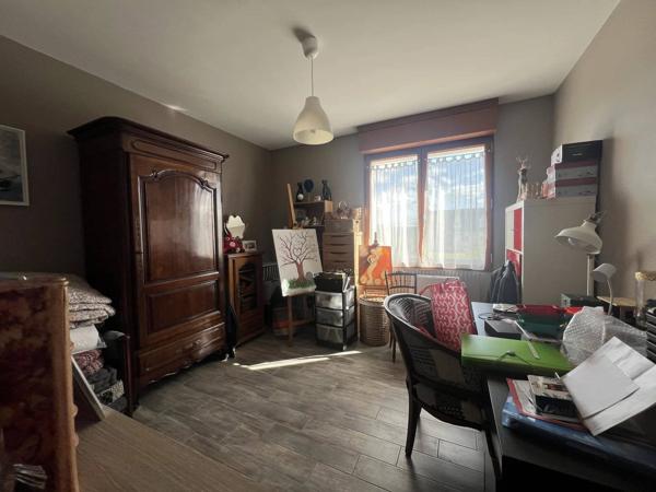 Un immeuble aux multiples possibilités, idéal pour investir, développer une activité ou créer plusieurs logements.