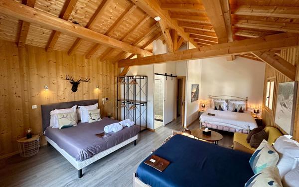 Maison à vendre    9 pièces • 300 m2 Cluses