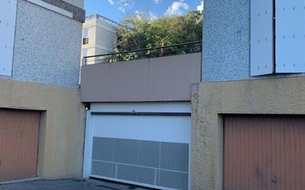 Stationnement à louer    14 m2 Nîmes