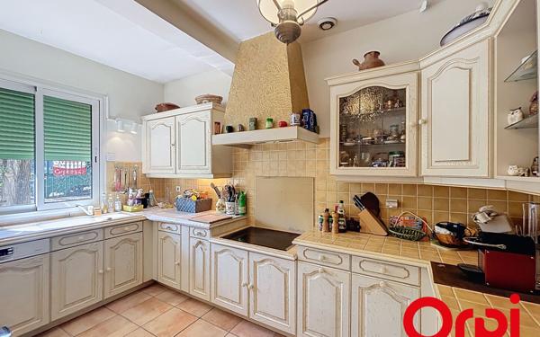 Maison à vendre    4 pièces •  Marseille 11