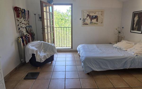 Maison à vendre    6 pièces • 208 m2 Aubagne