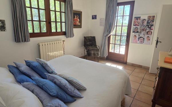 Maison à vendre    6 pièces • 208 m2 Aubagne