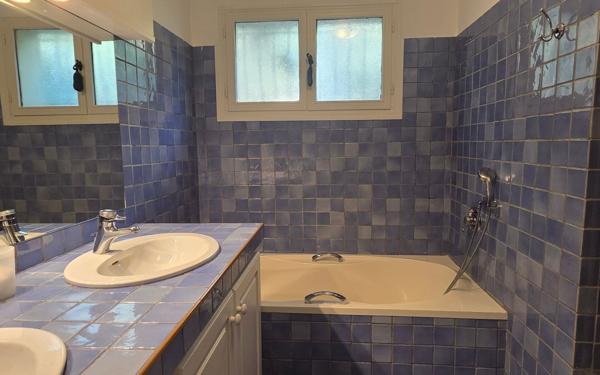 Maison à vendre    6 pièces • 208 m2 Aubagne