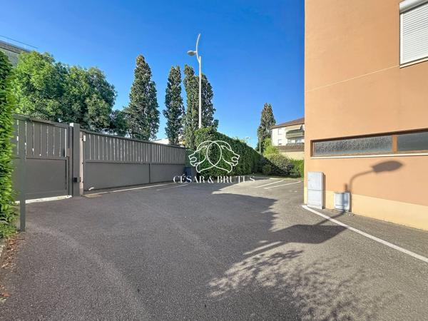 PONT EVEQUE CENTRE – T3/4 – 78m² – BALCON- CAVE – PLACE PRIVATIVE
