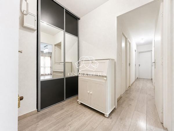 PONT EVEQUE CENTRE – T3/4 – 78m² – BALCON- CAVE – PLACE PRIVATIVE