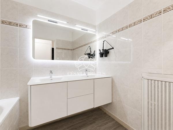 PONT EVEQUE CENTRE – T3/4 – 78m² – BALCON- CAVE – PLACE PRIVATIVE