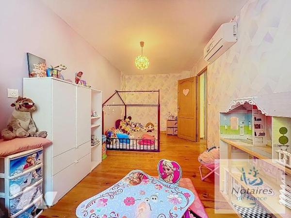 EN EXCLUSIVITE CHEZ VOTRE NOTAIRE !!

MAISON EN COURS DE RENOVATION -4 CHAMBRES -COUR - STEEN...