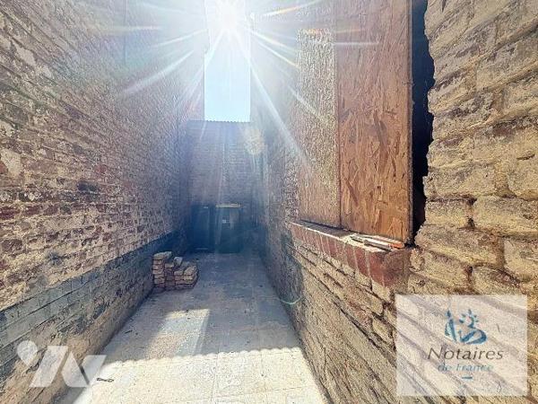 EN EXCLUSIVITE CHEZ VOTRE NOTAIRE !!

MAISON EN COURS DE RENOVATION -4 CHAMBRES -COUR - STEEN...