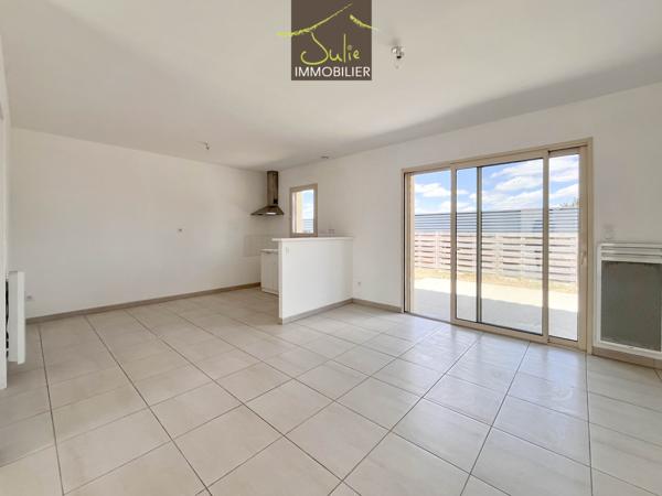 RARE - Plain-pied en centre ville de BRESSUIRE. 3 chambres.
