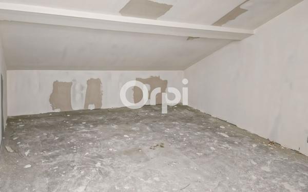 Maison à vendre    6 pièces •  Fosses