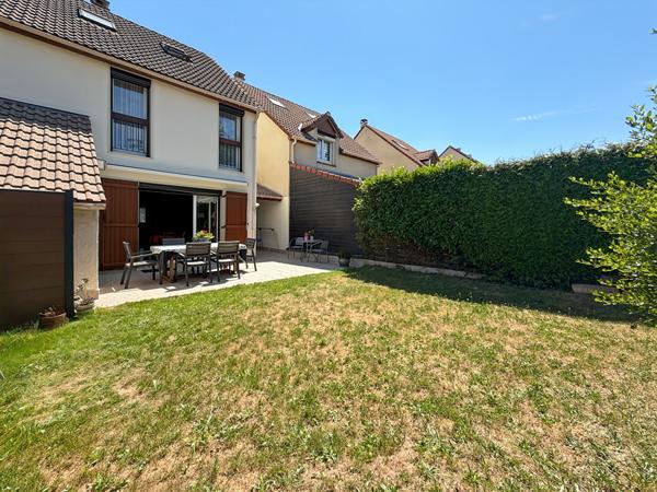 Maison Jouy Le Moutier 4 chambres secteur recherché