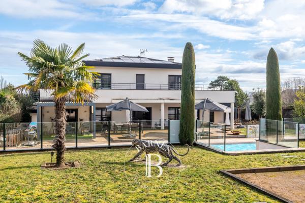 Saint-Cyr-au-Mont-d'Or, Propriété 3 Chambres -  245 m² à vendre