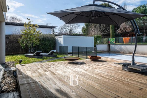 Saint-Cyr-au-Mont-d'Or, Propriété 3 Chambres -  245 m² à vendre