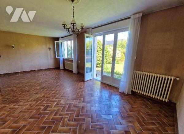 A VENDRE ,à QUIMPER dans le  quartier d'Ergué-Armel , maison de 1972 d'une surface habitable de...