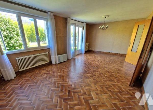 A VENDRE ,à QUIMPER dans le  quartier d'Ergué-Armel , maison de 1972 d'une surface habitable de...