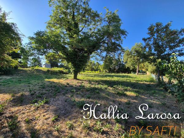 MONTPLAISIR Terrain à bâtir de 3 085 m² viabilisé
