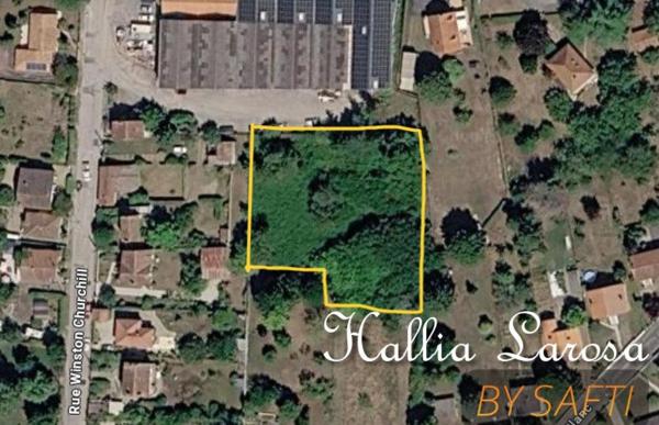 MONTPLAISIR Terrain à bâtir de 3 085 m² viabilisé
