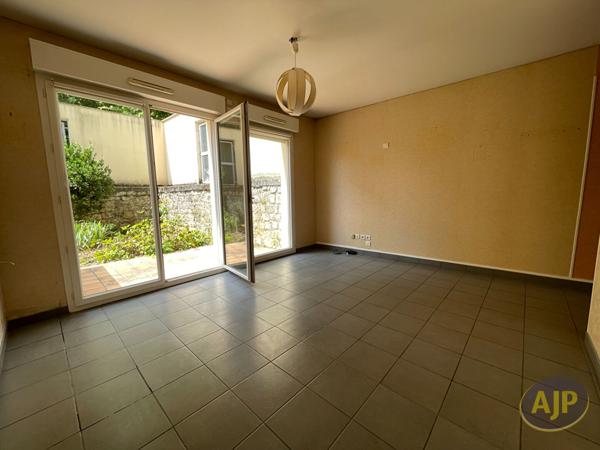 Vente appartement Saintes : 191 800 € - AJP Immobilier Saintes